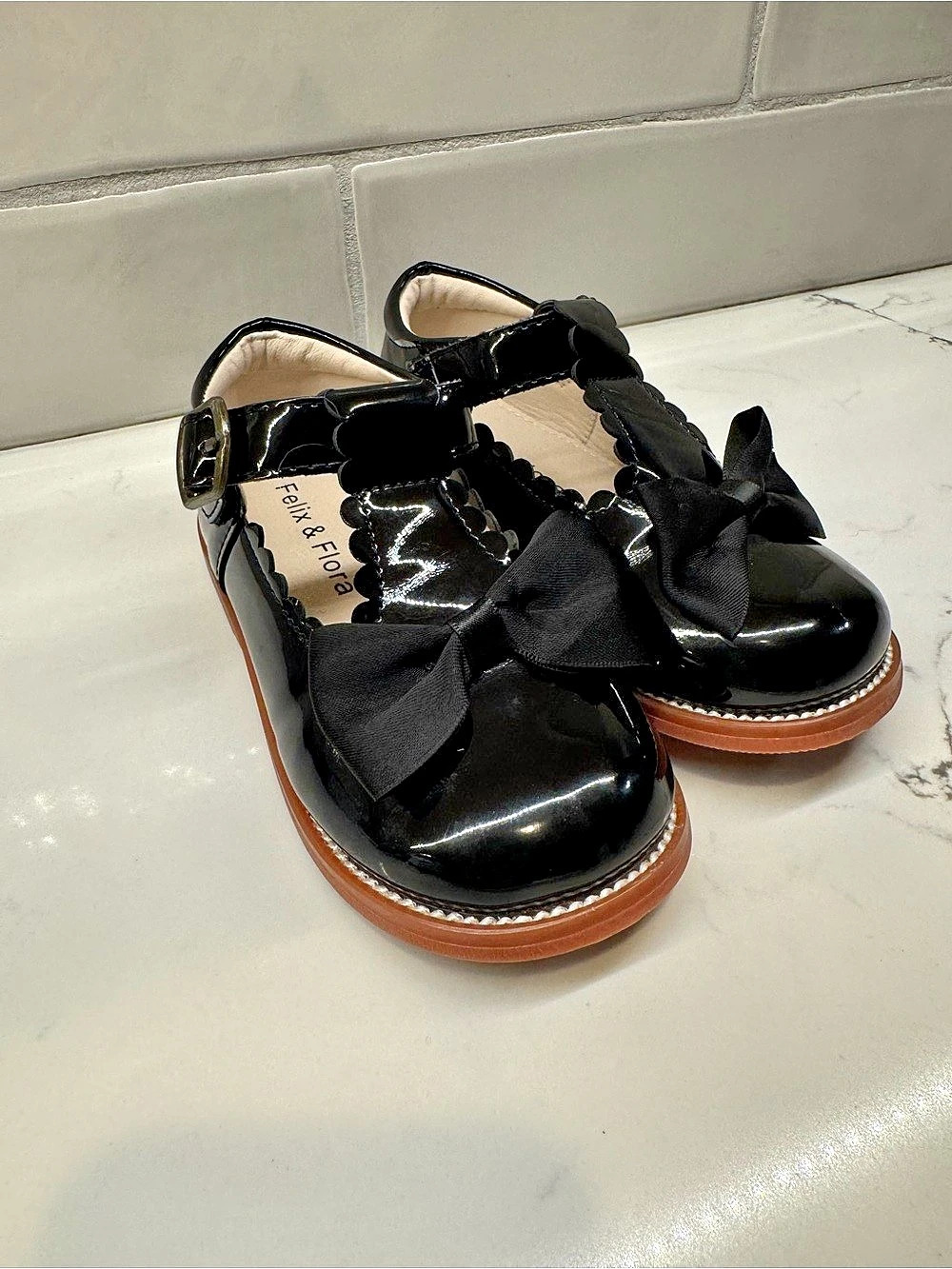 Felix & Flora Black Patent Bow Mary Jane Dress Shoes Size 8